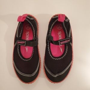 Speedo Water Shoes Girl's Size 9/10